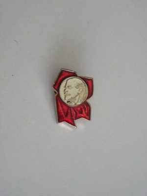QW9 K 32 - Insigna - tematica personalitati comunism - fosta URSS - Lenin foto