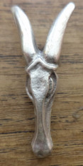 pandantiv zamac argintat mat- cap de antilopa, simbol tribal foto