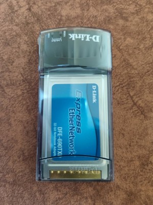 Adaptor CardBus la Ethernet RJ-45 10/100 Mbps, D-Link foto