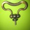 8499-Tragator maner metal sertare mobilier vechi pt. servante, comode.