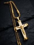 Lănțișor din Oțel Inoxidabil Auriu cu Cruce și Iisus &ndash; Design Elegant, Stil