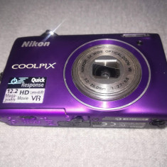Nikon Coolpix s5100 (12,2 MP) cu display spart, obiectiv blocat