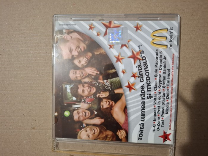 Cd toata lumea rade,canta