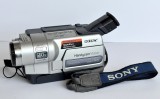 SONY HANDYCAM VISION Hi8 Steady Shot - Camera video analogica in stare perfecta, geanta, incarcator, cabluri