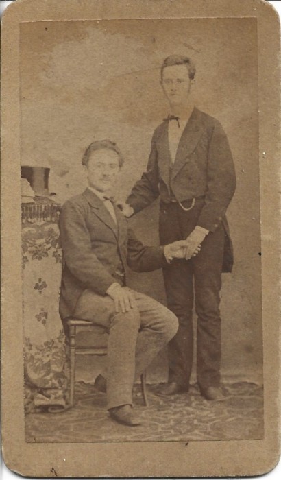 M1442N Eustațiu Cristoforeanu, primarul orașului R&acirc;mnicu Sărat și fratele său, Dobrică, studio Wilhelm Bethier, Craiova