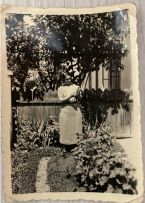 1937 Bucuresti mama lui Georges Dumitresco cu pisica, semnata olograf de pictor foto