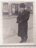 bnk foto - Ramnicu Sarat 1937 - barbat pe strada