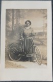 Carte postala, Femeie cu bicicleta, 1890