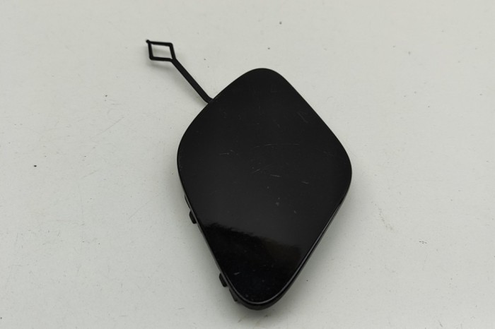Capac c&acirc;rlig de remorcare bara de protecție față BMW 3 G20, G28 2022 OEM: 7422621 31206358