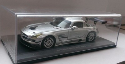 Macheta Mercedes-Benz SLS AMG GT3 2014 - Spark 1/43 foto