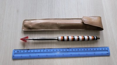 RAR - INDICATOR TABLA / HARTA EXTENSIBIL TIP ANTENA , CU HUSA /LUNGIME 105 CM MANER INELE PLEXIGLAS, ANII 70 foto