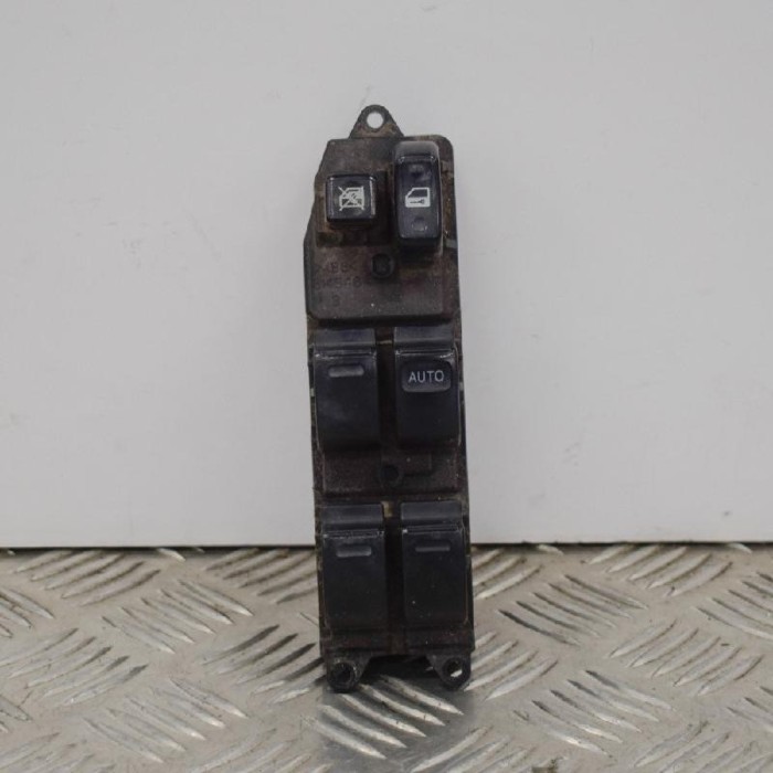 Buton geam ușă dreapta față TOYOTA PRIUS Hatchback _W2_ 2004 OEM: 84820-47011 2704973