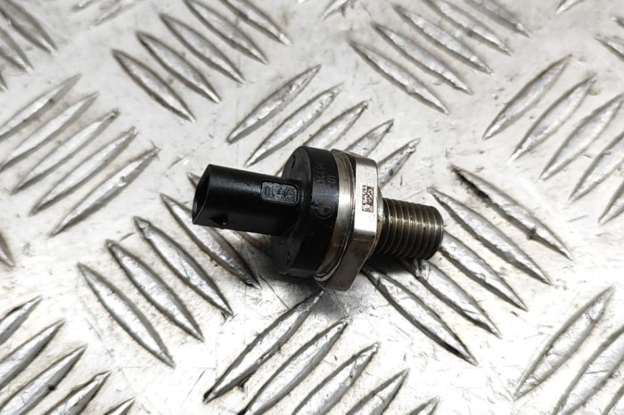Senzor de presiune ulei BMW 2 Coupe F22, F87 2016 OEM: 8614494,0261230403 28800365