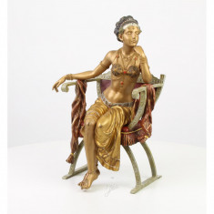 Femeie sezand- statueta vieneza din bronz masiv ND-9