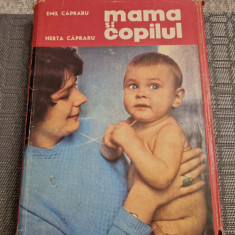 Mama si copilul Emil Capraru