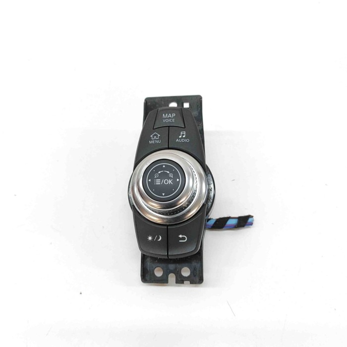 Buton de control navigație INFINITI Q30 2019 OEM: 28395-5DA1C 31522640