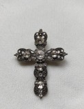 Broșă vintage cruce cu pietre decorative