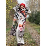 Palton dama lung bej artistic cu imprimeu Frida si accente florale