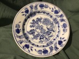 Arta / Transilvania / Design - Farfurie veche inceput de secol XX model florar pe albastru !