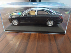 macheta mercedes maybach s600 v12 - welly , scara 1/35, noua. foto