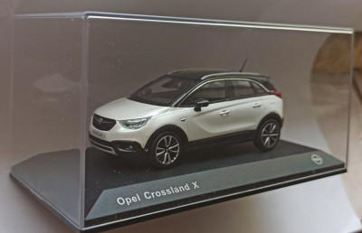 Macheta Opel Crossland X 2020 - iScale 1/43 foto