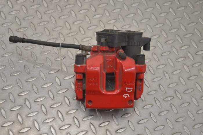 Etrier de fr&acirc;nă dreapta spate MASERATI LEVANTE SUV M161 2016 OEM: 06700388370 14373001