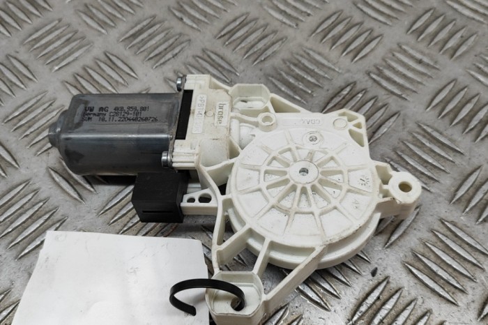 Motor macara geam ușă st&acirc;nga față VW ARTEON 3H7 2023 OEM: 4K0959801 28202423