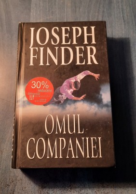 Omul companiei Joseph Finder foto