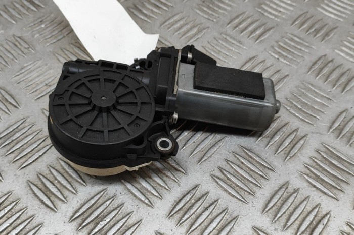 Unitate soft close ușă dreapta față AUDI A8 D4 4H_ 2011 OEM: 4F0837060 | 27752390