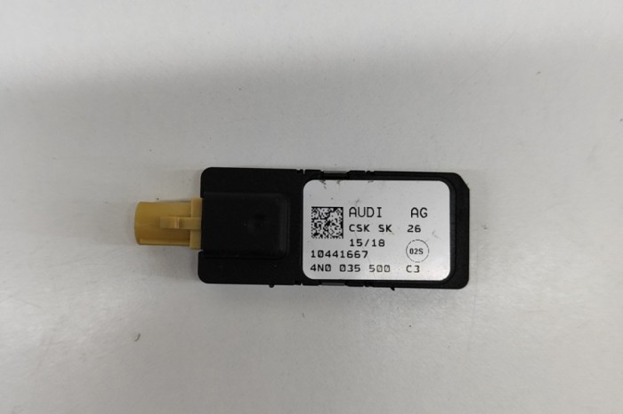 Amplificator de antena PORSCHE CAYENNE 9Y0/9Y3 2019 OEM: 4N0035500 | 22427151