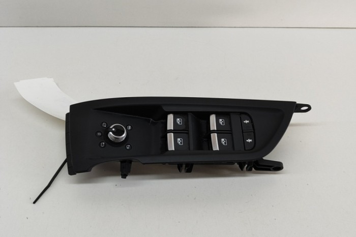 Buton geam ușă dreapta față AUDI Q5 FY 2020 OEM: 4M0959851B,4M0959565Q,80C959518A,80C959518B 23835531