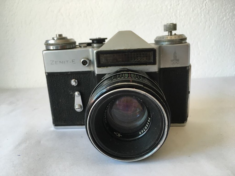 T- APARAT FOTO ZENIT-E, URSS, vintage, colectie, declansator functional |  Okazii.ro