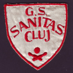 Emblema vintage brodata Echipa de popice Grupul Scolar SANITAS Cluj, anii '60