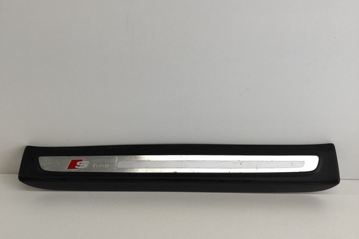 Ornament prag dreapta spate AUDI Q7 4L 2007 OEM: 4L0853376A,4L0853376B 22914303
