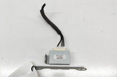 Amplificator de antena TOYOTA RAV 4 V A5, H5 2019 OEM: 86681-42030 | 31985779 foto