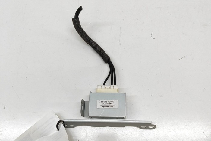 Amplificator de antena TOYOTA RAV 4 V A5, H5 2019 OEM: 86681-42030 | 31985779