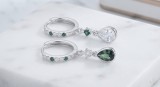 Cercei Hoop din Argint 925 ,Asymmetric Emerald Drop Eleganta si Contrast Modern