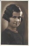 P2989N Portret de t&acirc;nără, studio Kleinberger, Cernăuți, perioada interbelică