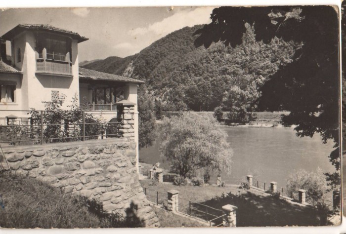 CPIB 22097 - CARTE POSTALA - CALIMANESTI&#039; VILA PE MALUL OLTULUI, RPR