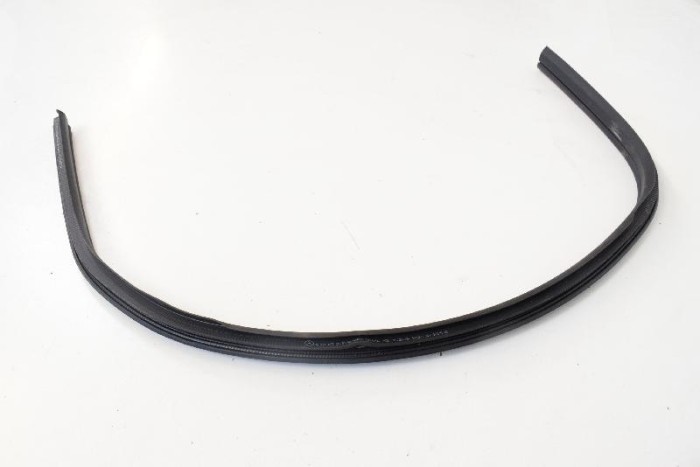 Garnitura ușă dreapta față MERCEDES-BENZ SL R231 2017 OEM: A2316970051 10627905