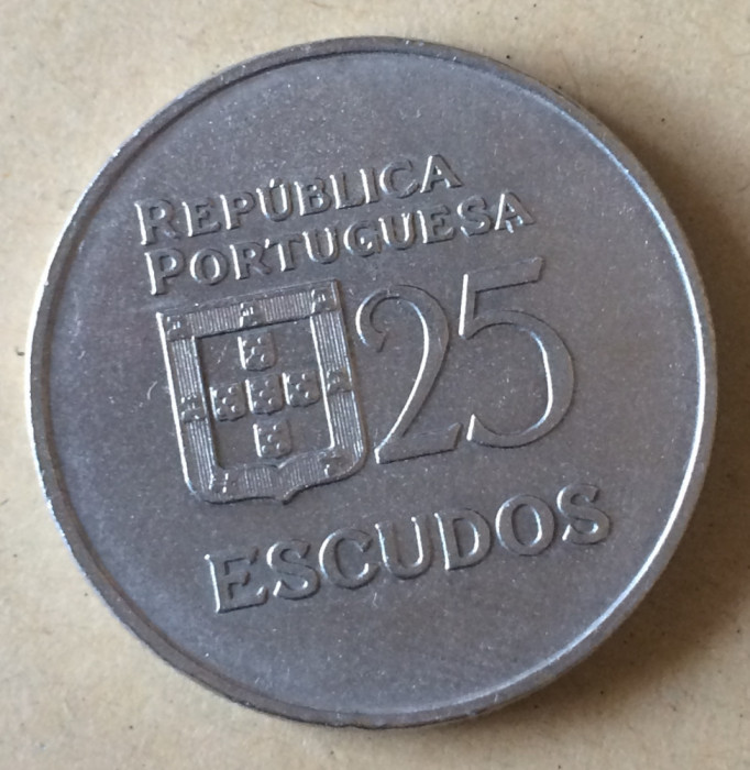 Portugalia 25 escudos 1981 Liberdade demoracia