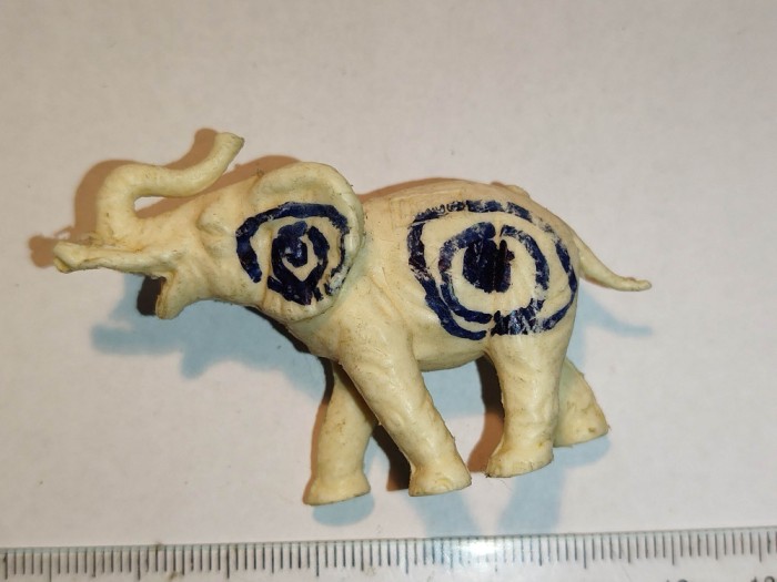 bnk jc Figurine de plastic - Linde - elefant