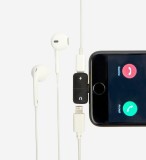 Cumpara ieftin Incarcator 2 in 1 - Charging &amp; Listening | Kikkerland