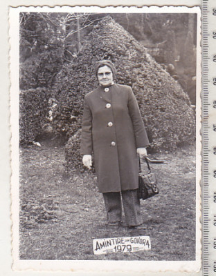 bnk foto Amintire din Govora 1979 - doamna in parc foto