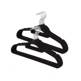 Cumpara ieftin Set 20 Umerase Catifea Antiderapante IdeallStore&reg; Negre, Carlig Rotativ 360&deg;, Umeras Haine Costume Pantaloni Accesorii