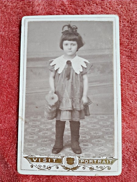 Fotografie tip CDV, fetita, inceput de secol XX