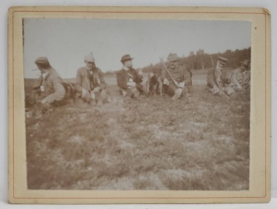 GRUP DE VANATORI GERMANI LA UN POPAS , FOTOGRAFIE , DATATA 1928 foto