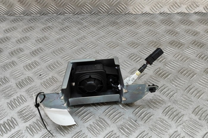 Sirena de alarma MAZDA CX-30 DM 2023 OEM: DB1T-67-SB1A 29830830