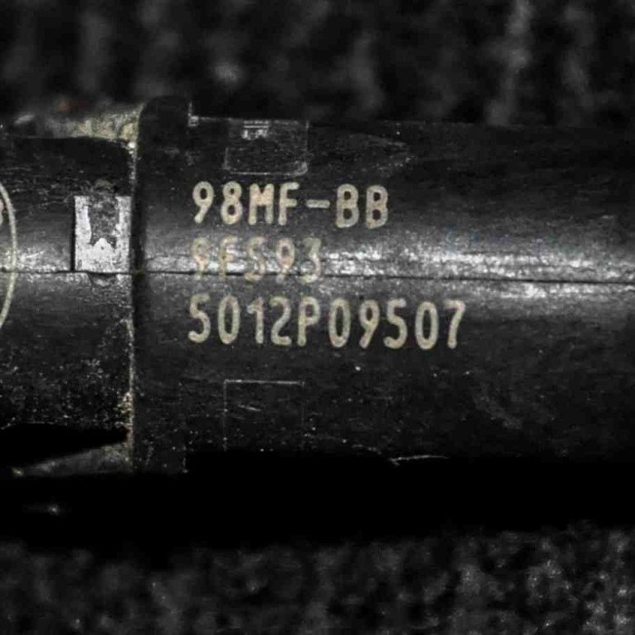 Injector de combustibil FORD FOCUS II Sedan DB_ 2005 OEM: 98MF9F593 2210548