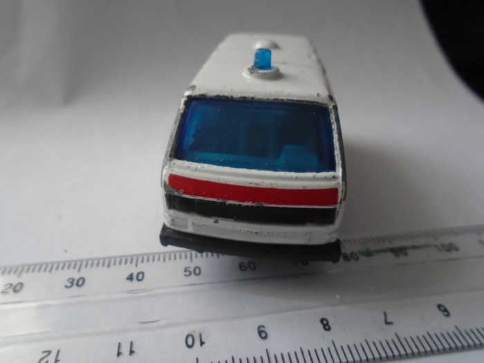 bnk jc Matchbox - Volkswagen Transporter Ambulance - 1/62